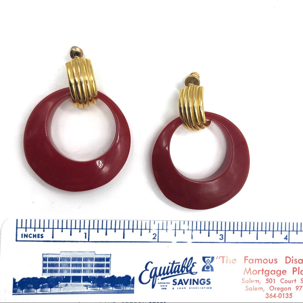 Vintage Big Red Lucite Door Knocker Earrings Hoops  Gold - Picture 4 of 6